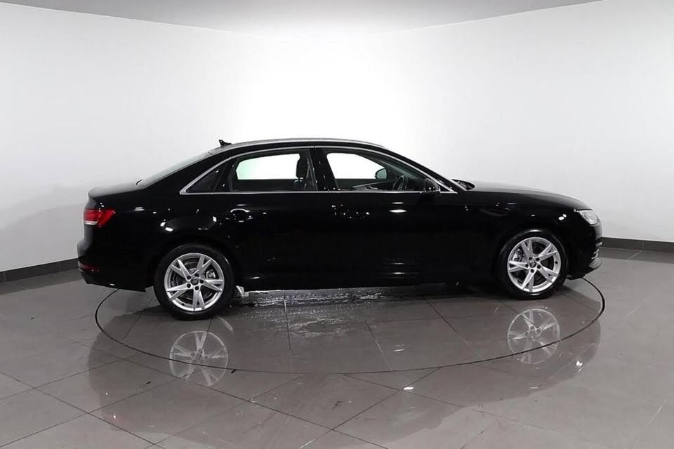 2018 Audi A4 - Image 10