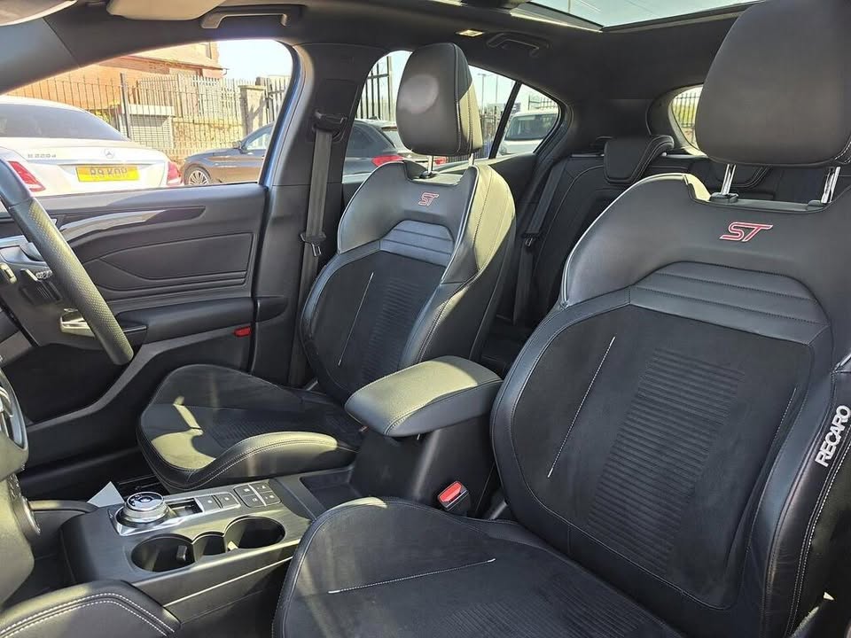 2020 Ford Focus - Image 13